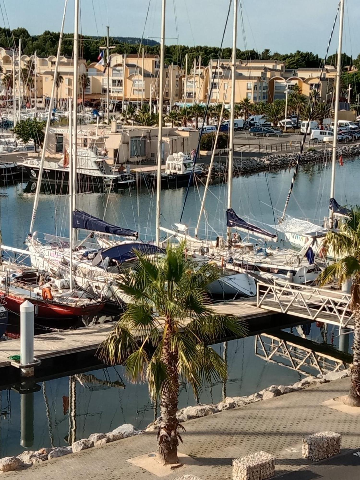 Gruissan Appartement Calme, Vue Sur Port De Plaisance -Clim, Empl.Parking Extérieur photo
